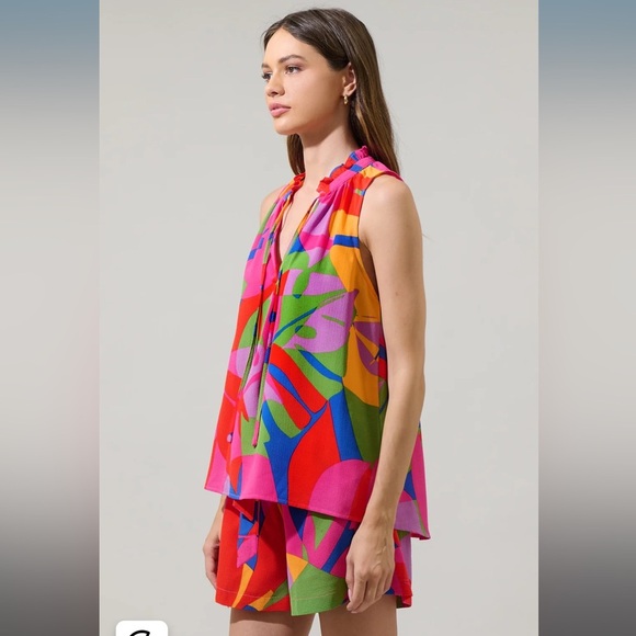 SugarLips Soleil Abstract Miley Sleeveless Blouse & Wave High Waisted Shorts Set - Picture 3 of 10
